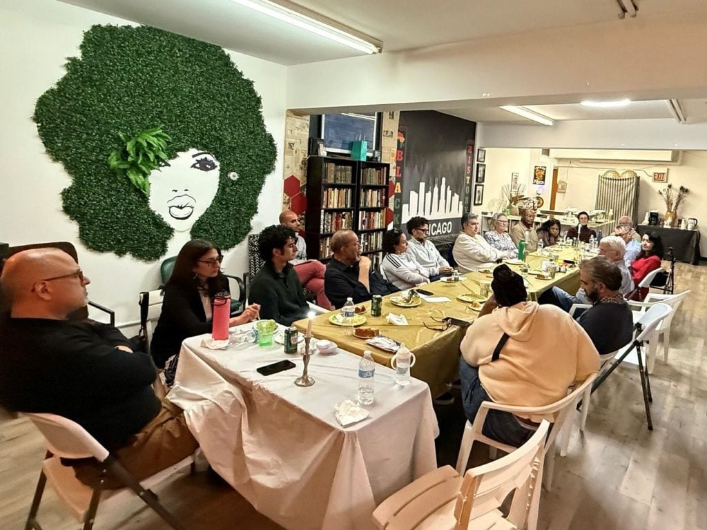 Chicago Baha’i community breaks fast. (Courtesy of Syda Taylor)